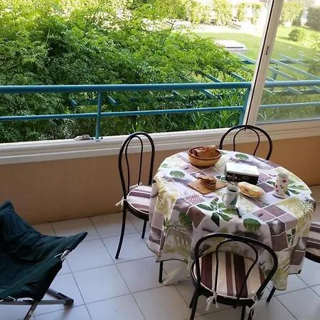 Appartement Et Jardin En Centre Saint-Raphaël