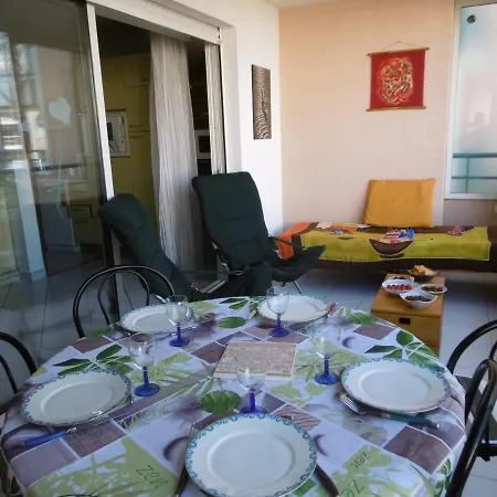 Apartment Et Jardin En Centre Saint-Raphael (Var)
